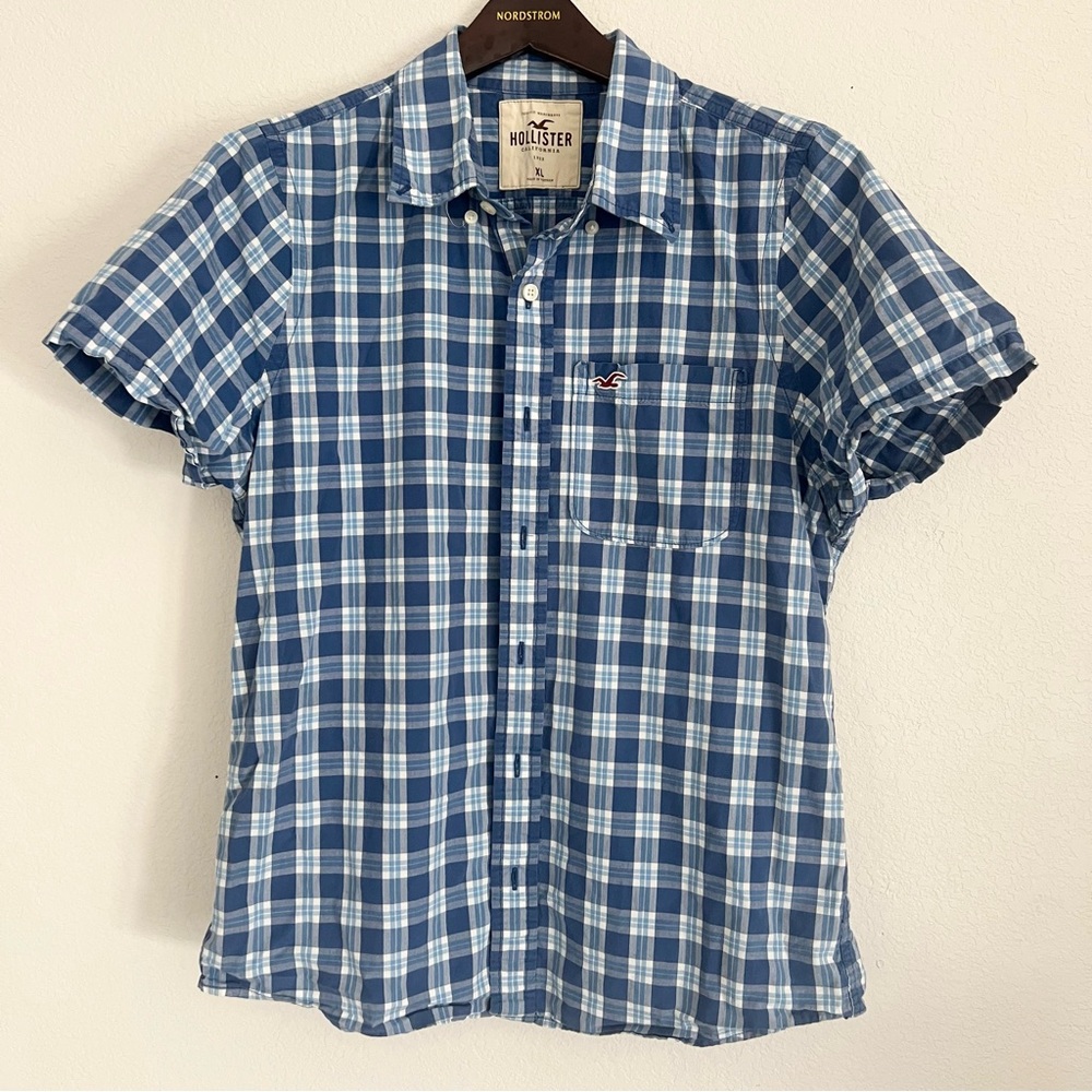 Hollister Blue & White Plaid Short-Sleeve Button-Down Shirt